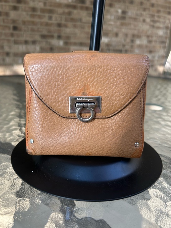 Salvatore Ferragamo Handbags - Salvatore Ferragamo Tan Pebbled Leather Gancini Clasp Bifold Wallet